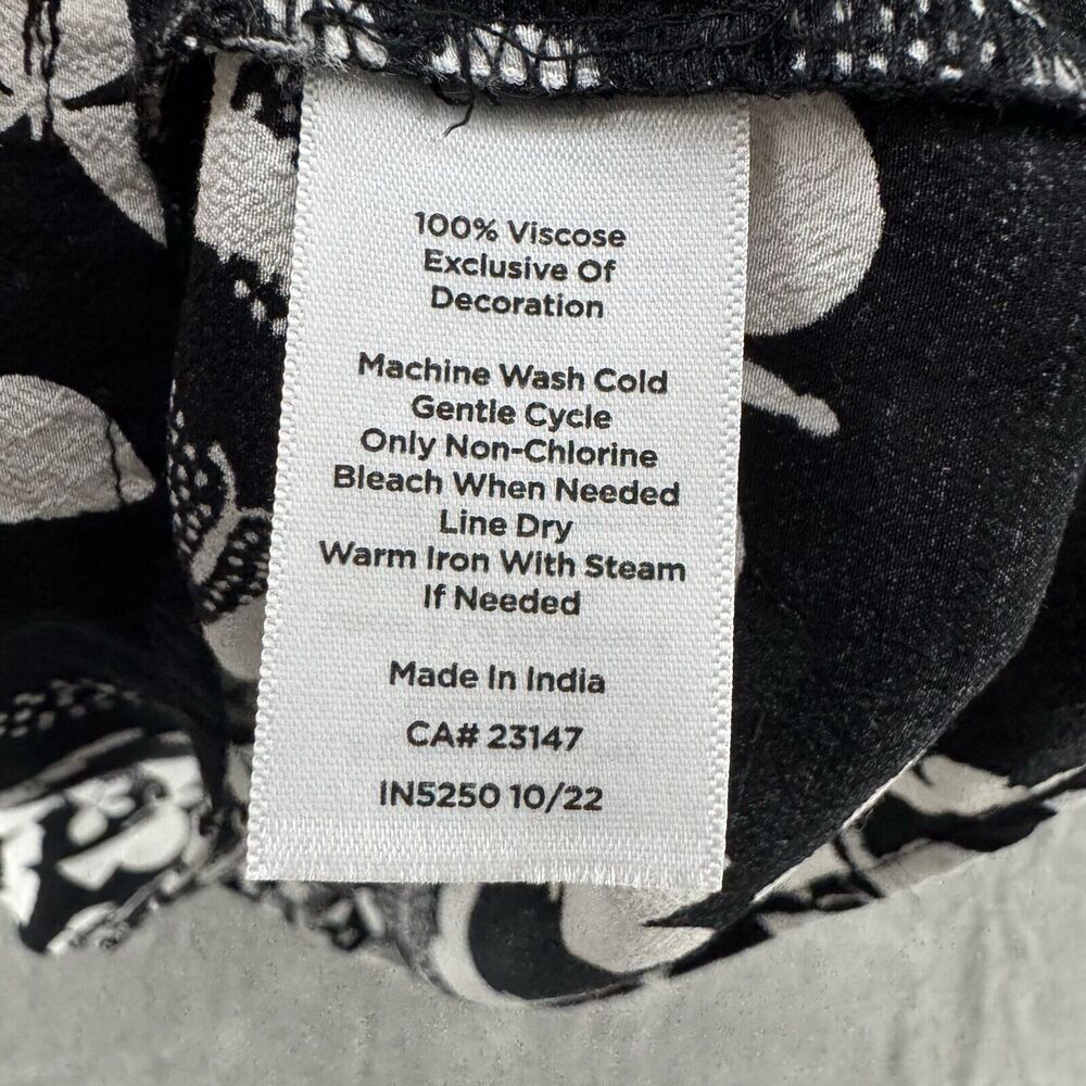 Talbots Top Womens L Black Butterfly Smocked Scoop Neck 3/4 Sleeves Elastic Cuff - Picture 14 of 15